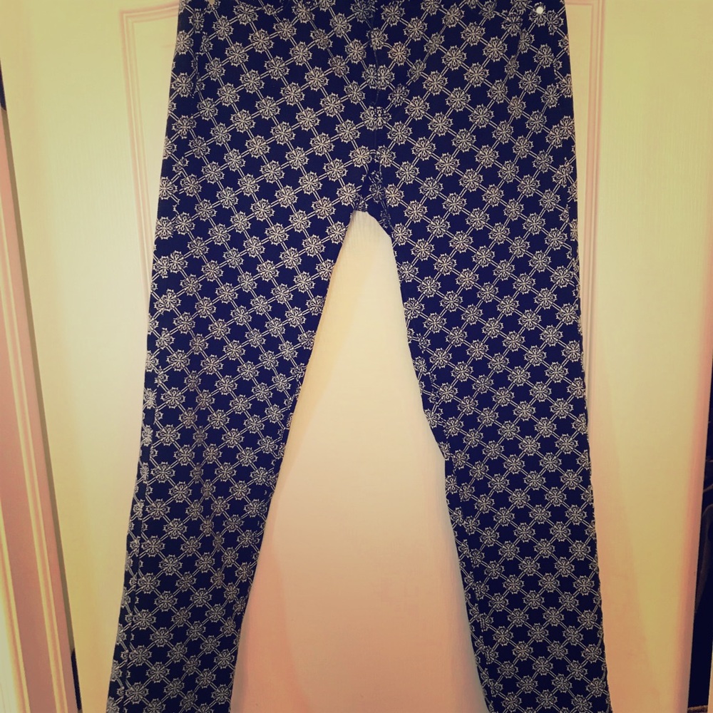 White 🖤House Black Market Jeans 👖 ⚪️⚫️